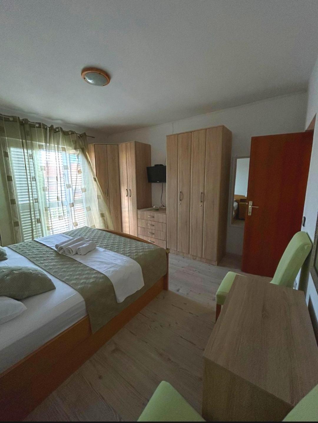 Apartmani Niki Hvar 赫瓦尔 外观 照片