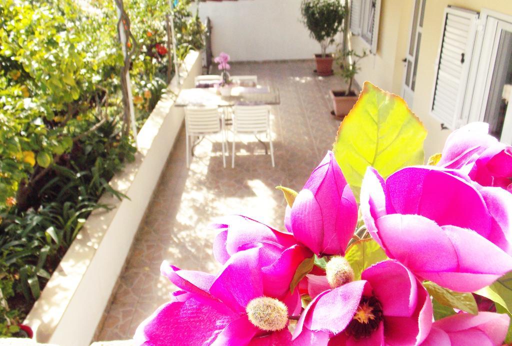 Apartmani Niki Hvar 赫瓦尔 外观 照片