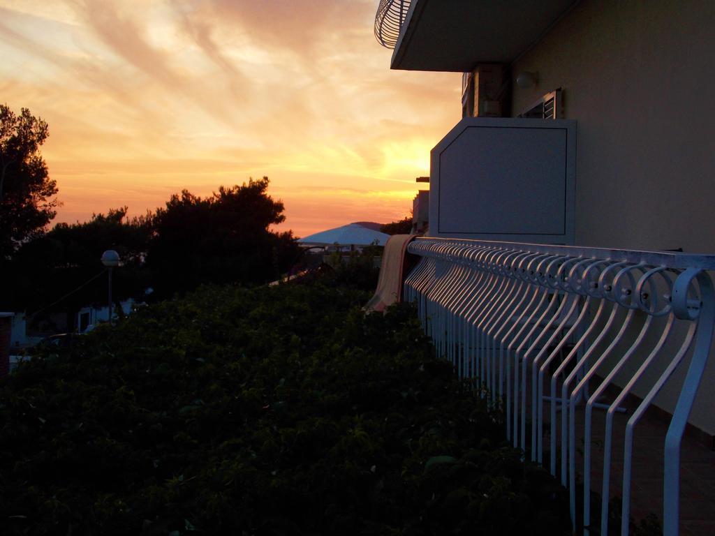 Apartmani Niki Hvar 赫瓦尔 外观 照片